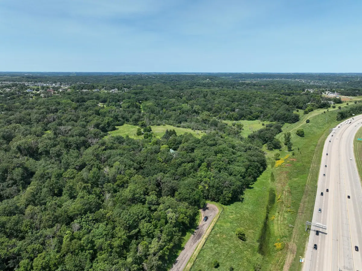 2825 Valleywood Drive Sw, Rochester, MN 55902 - #1