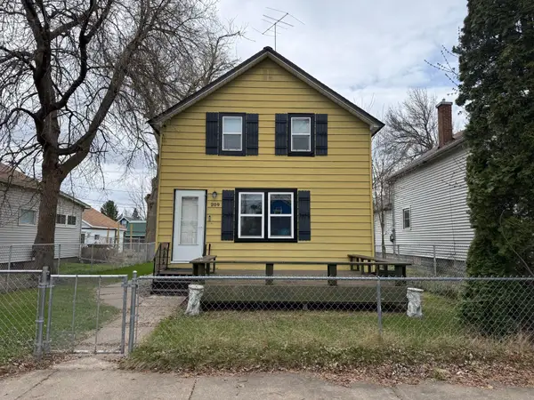 209 W Howard Avenue, Keewatin, MN 55753
