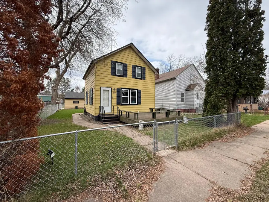 209 W Howard Avenue, Keewatin, MN 55753 - #2