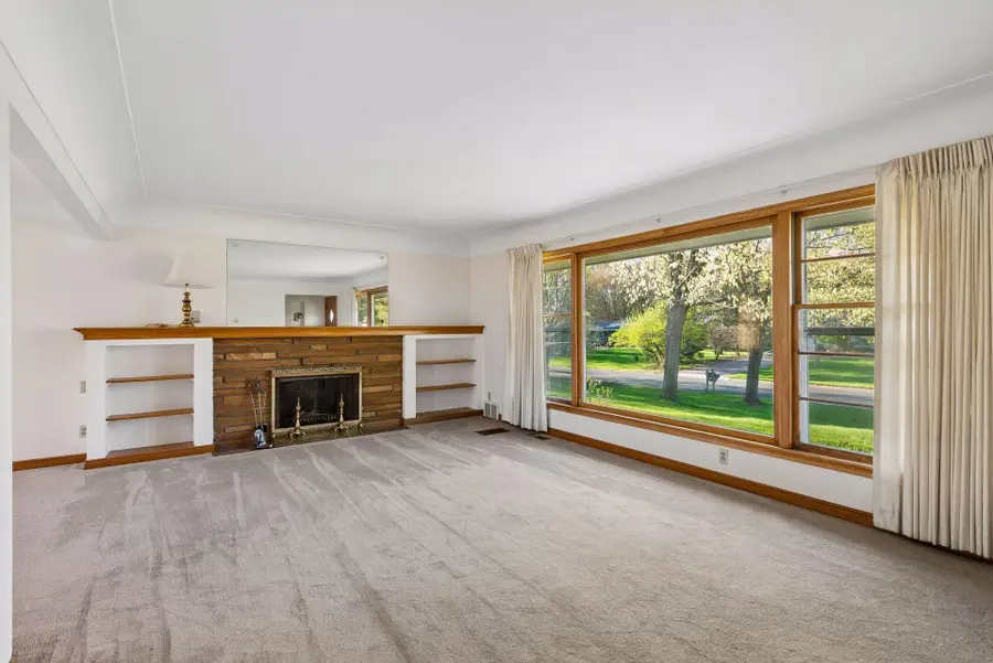 933 Edgewater Avenue, Saint Paul, MN 55126 - #3