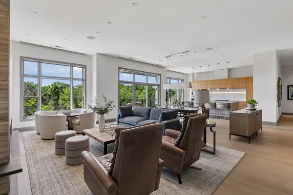 935 Lake Street E #403, Wayzata, MN 55391