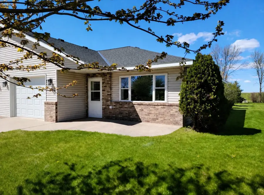 916 Mcdermott Avenue, Kandiyohi, MN 56251 - #2