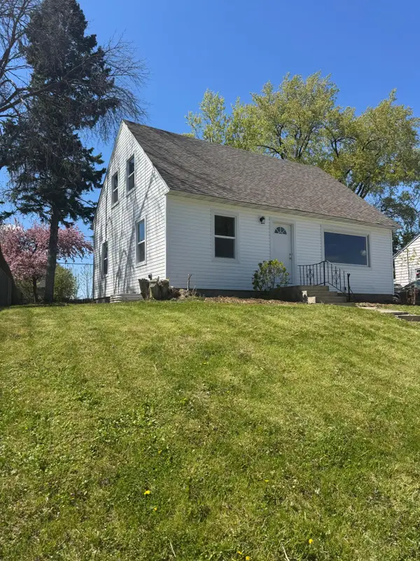 1173 Macarthur Street, West Saint Paul, MN 55118