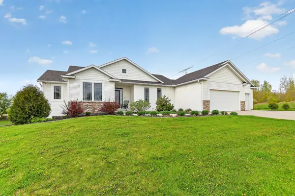 851 Willowmere Drive, Zumbrota, MN 55992