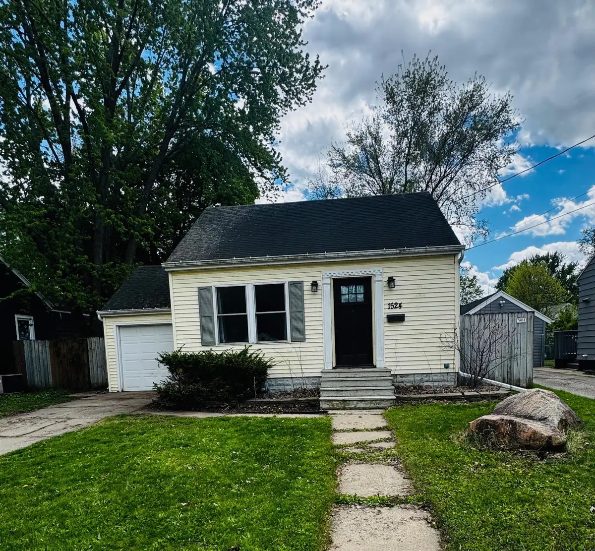 1524 4th Street Ne, Rochester, MN 55906 - #1