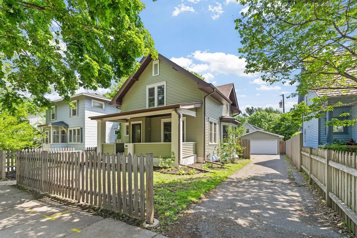 1024 Victoria Street N, Saint Paul, MN 55103 - #1
