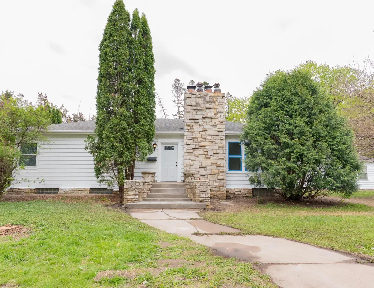 210 Shakopee Avenue E, Shakopee, MN 55379 - #1
