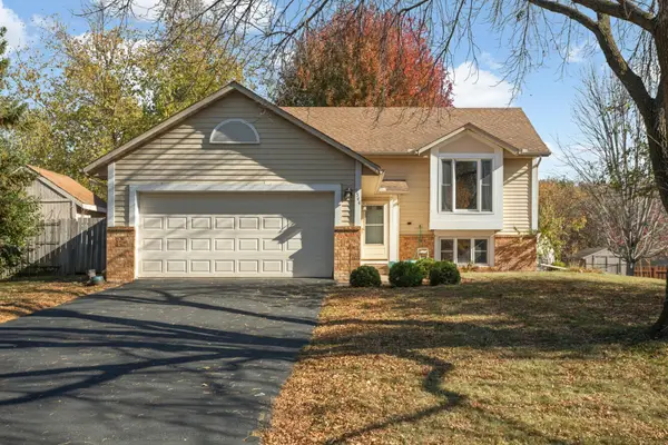 9544 Niagara Lane N, Maple Grove, MN 55369