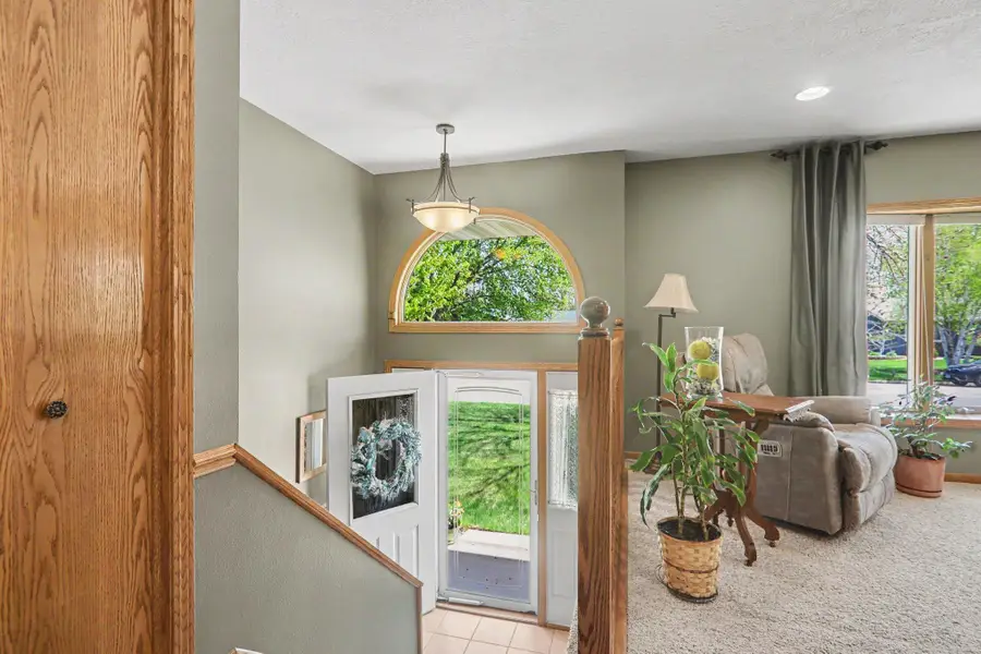 806 6th Avenue Se, Pipestone, MN 56164 - #3