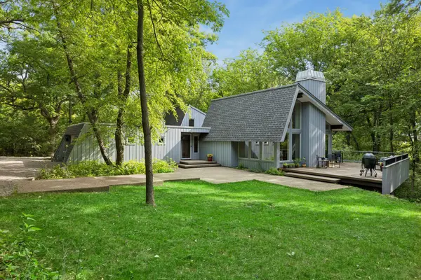1 Chickadee Lane, North Oaks, MN 55127