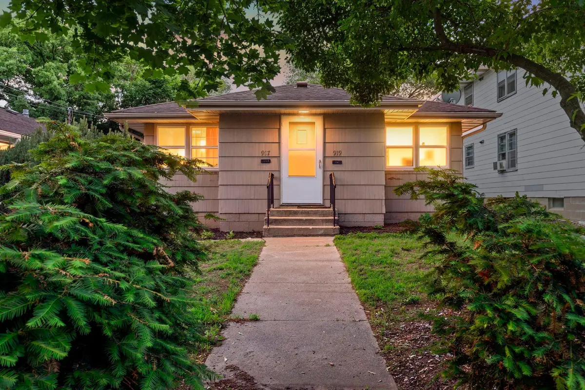 917- 919 Weeks Avenue Se, Minneapolis, MN 55414 - #1