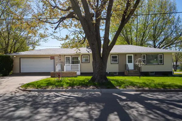 404 4th Street N, Sauk Rapids, MN 56379