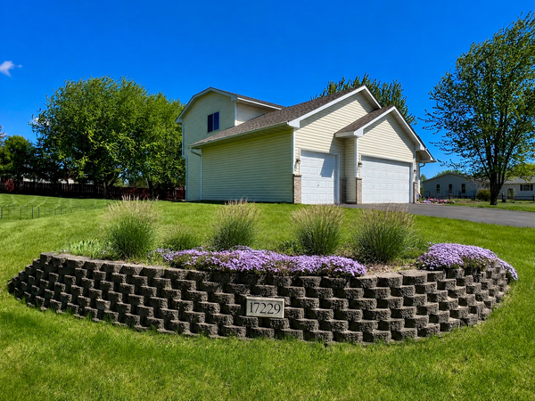 17229 Van Buren Street Ne, Ham Lake, MN 55304