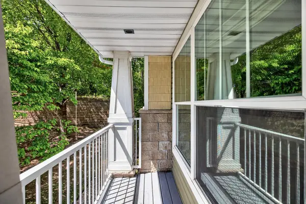 1240 County Road D E #10, Saint Paul, MN 55109