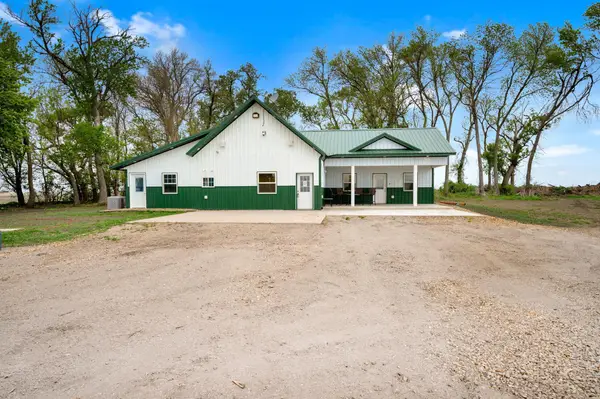 5134 340th Avenue, Blue Earth, MN 56013