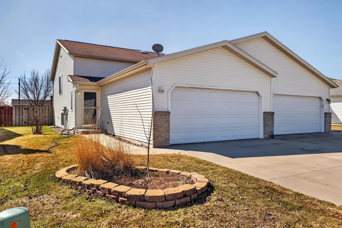 4272 39 1/2 Avenue S, Fargo, ND 58104 - #1