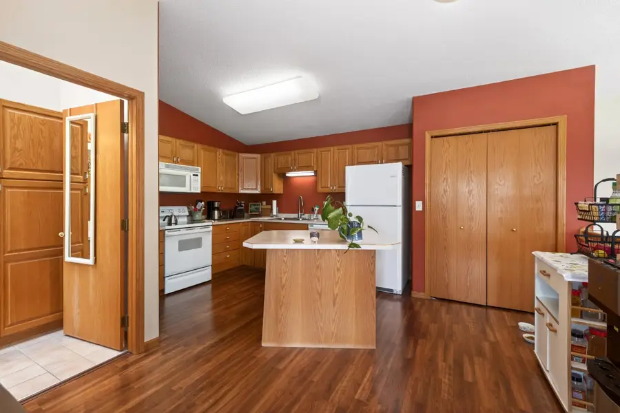 4272 39 1/2 Avenue S, Fargo, ND 58104 - #3