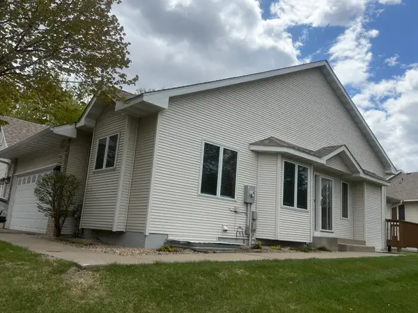 834 Wescott Square, Eagan, MN 55123