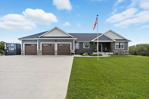 912 14th Street Ne, Montgomery, MN 56069