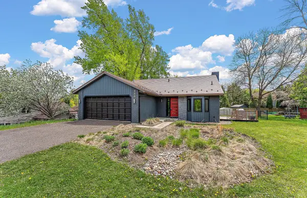 986 Demont Avenue E, Saint Paul, MN 55109