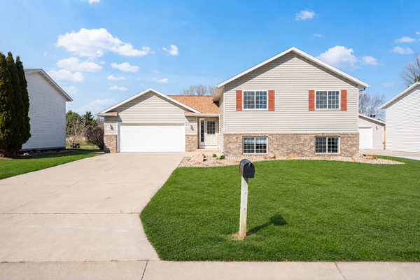 905 3rd Street Nw, Byron, MN 55920