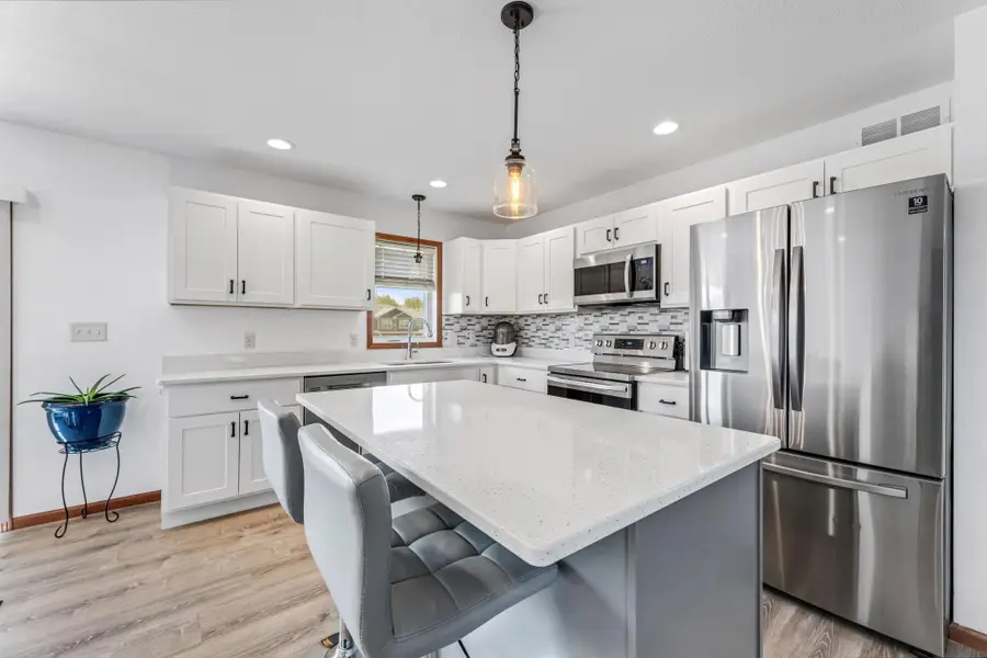 809 24th Avenue Nw, Austin, MN 55912 - #2