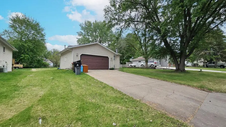 1150 Glendon Street N, Saint Paul, MN 55119 - #3