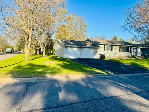 703 6th Street Sw, Little Falls, MN 56345
