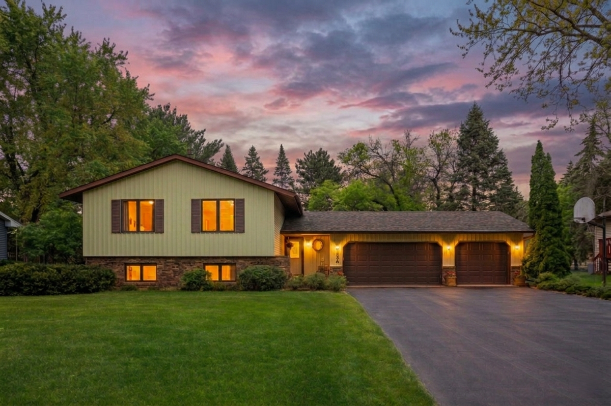 654 Tanglewood Drive, Saint Paul, MN 55126 - #1