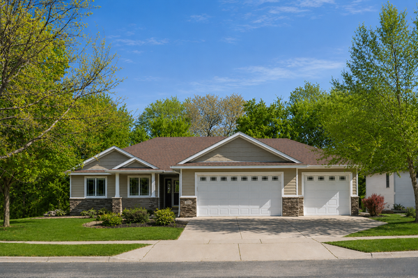 2215 Greenfield Drive E, Northfield, MN 55057