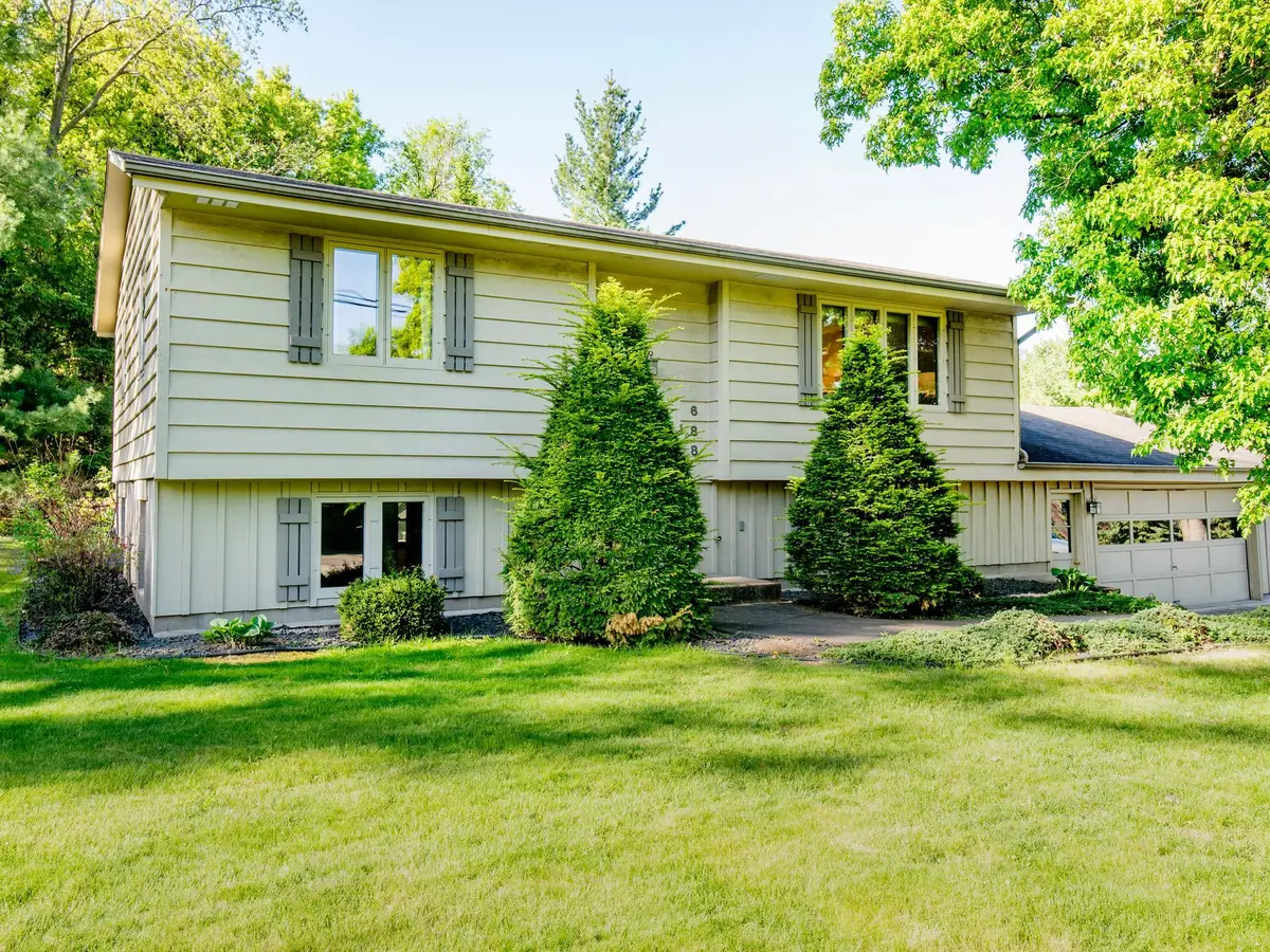 688 W Wentworth Avenue, Saint Paul, MN 55118 - #1