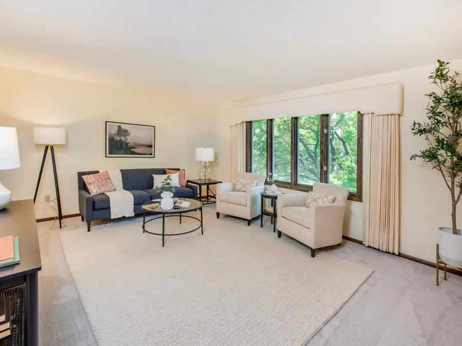 688 W Wentworth Avenue, Saint Paul, MN 55118 - #2