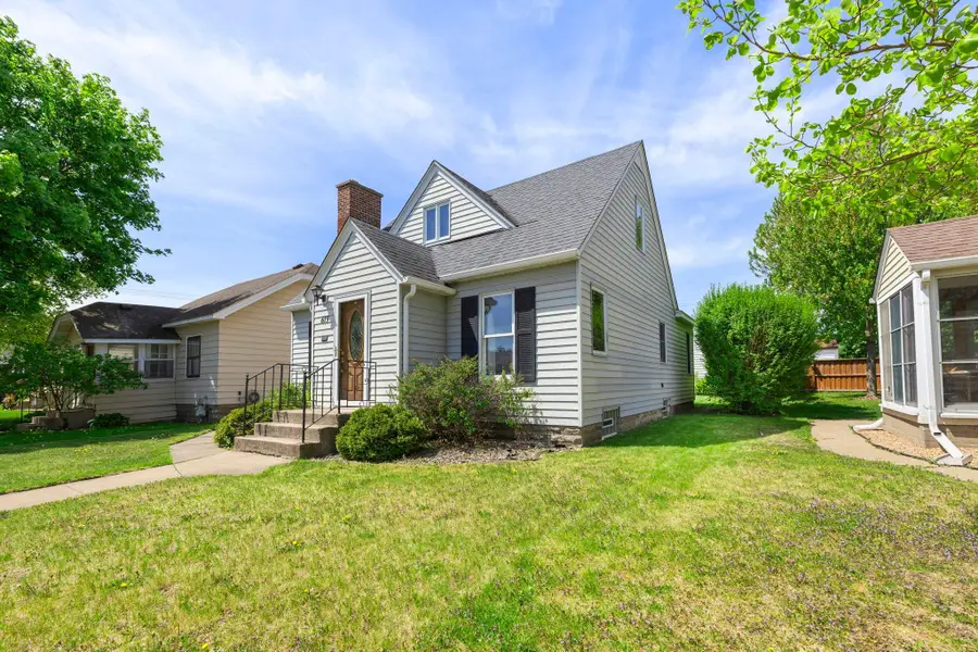 619 12th Avenue N, South Saint Paul, MN 55075 - #3