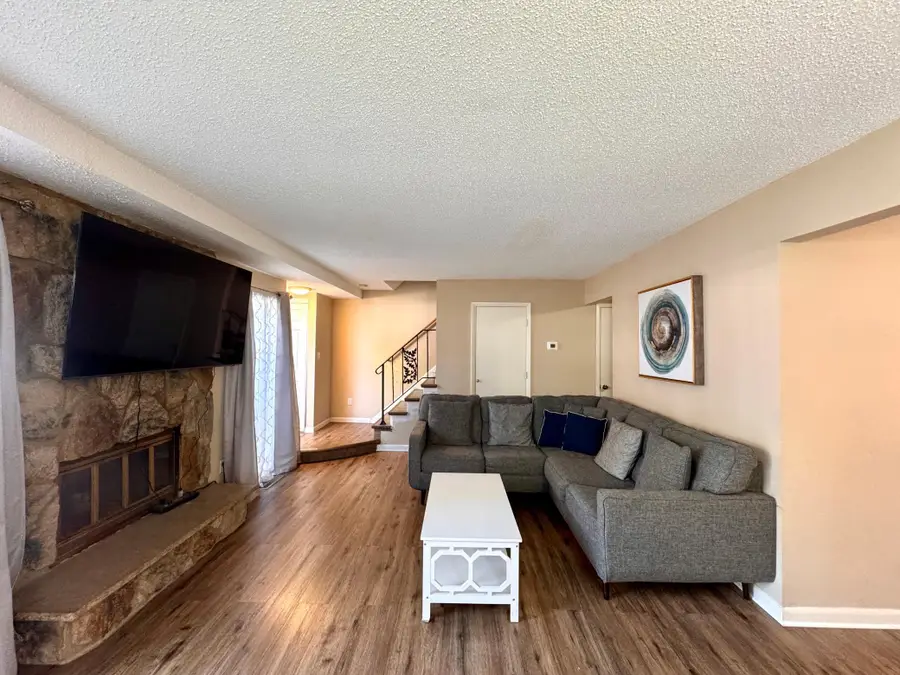 1271 Landmark Trail S, Hopkins, MN 55343 - #3