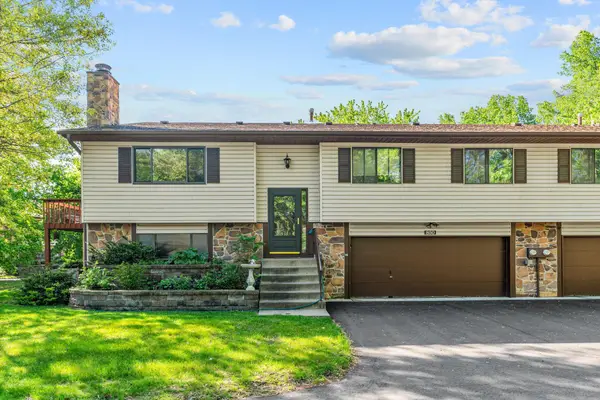 850 Martha Lake Court, Shoreview, MN 55126