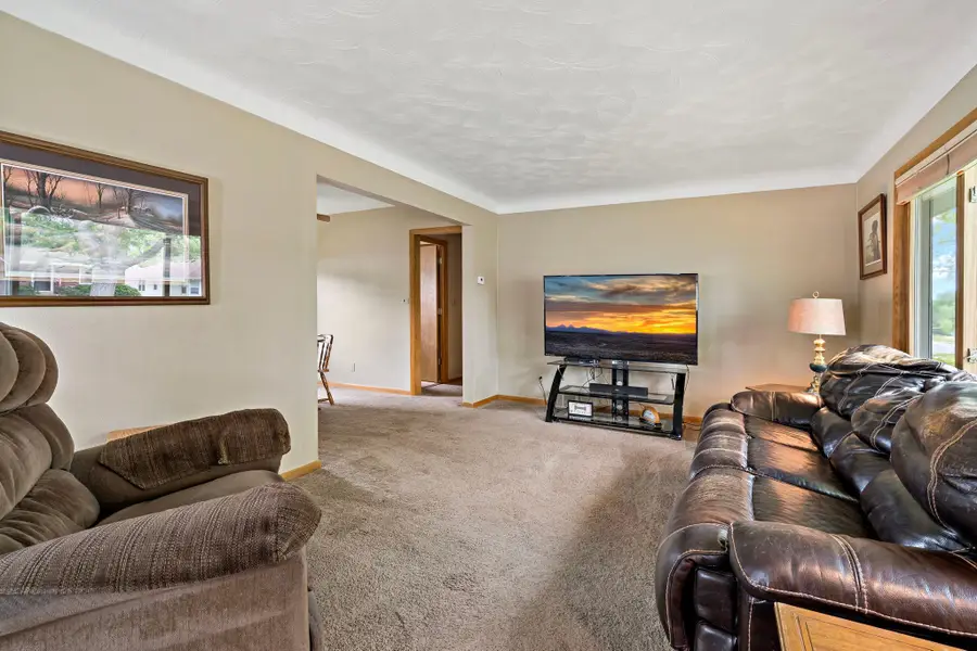 1552 Hoyt Avenue E, Saint Paul, MN 55106 - #2