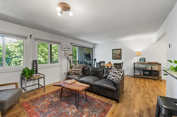 8948 Neill Lake Road #155E, Eden Prairie, MN 55347