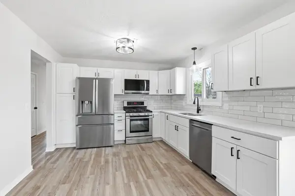 8016 81st Avenue N, Minneapolis, MN 55445