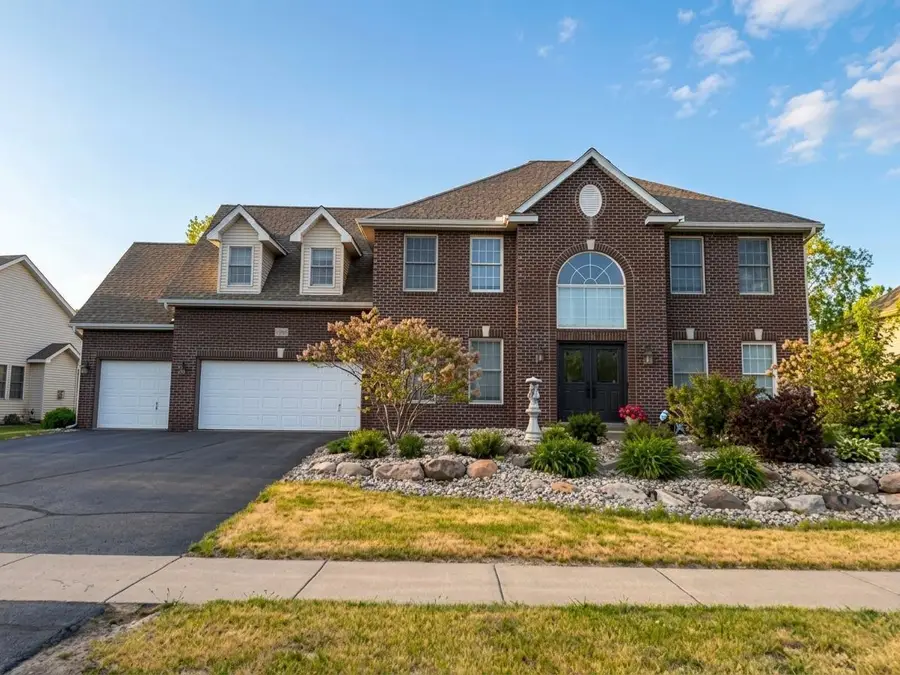 6453 Oxford Road N, Shakopee, MN 55379 - #2