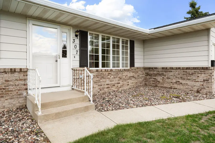 307 14th Place Nw, Austin, MN 55912 - #3