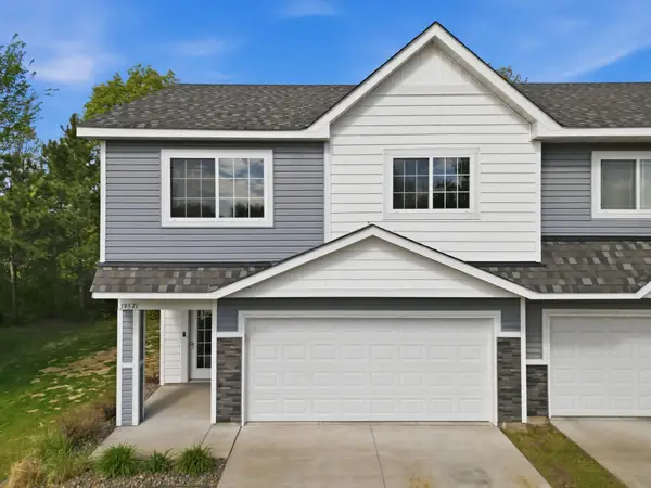 39571 Oak Park Trail, North Branch, MN 55056