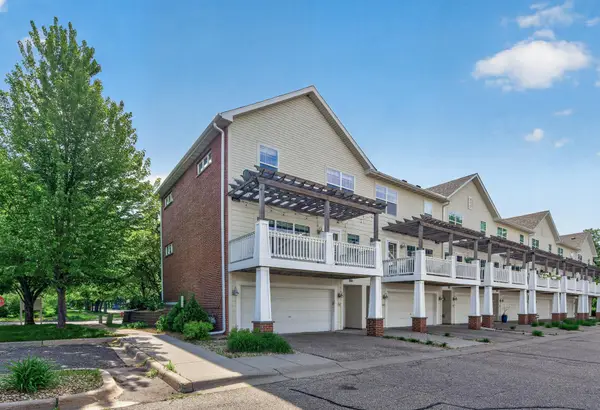 1667 Arona Street #8, Falcon Heights, MN 55108