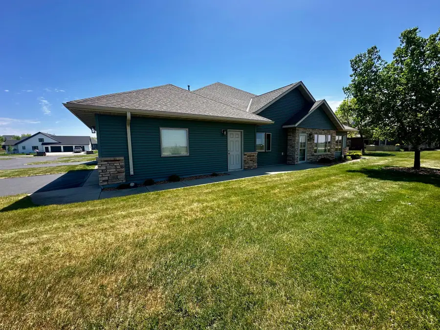 1636 Thunderbird Road #11, Marshall, MN 56258 - #3