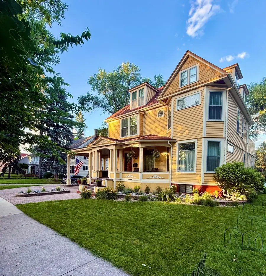 708 8th Street S, Fargo, ND 58103 - #2