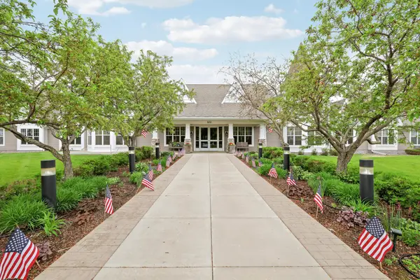 100 Clydesdale Trail #113, Hamel, MN 55340