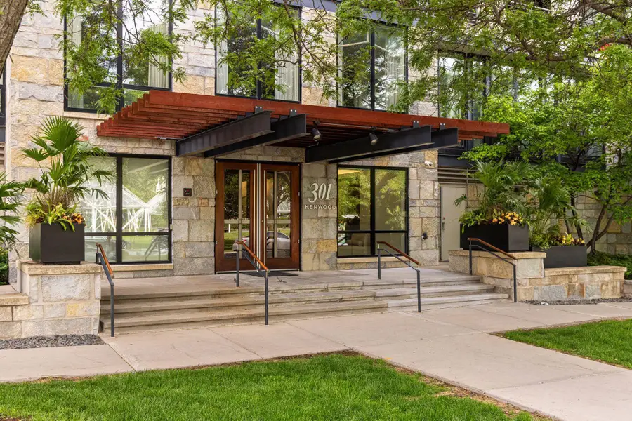 301 Kenwood Parkway #302, Minneapolis, MN 55403 - #3