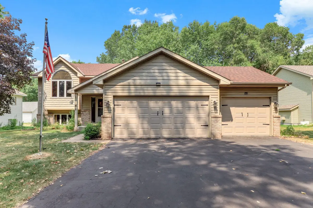 397 Viking Drive E, Saint Paul, MN 55117 - #1