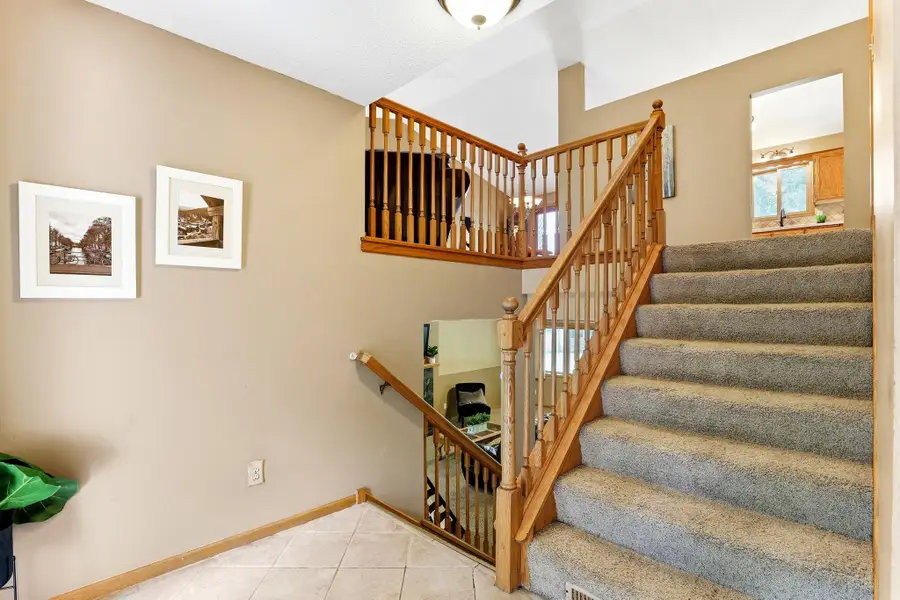 397 Viking Drive E, Saint Paul, MN 55117 - #2