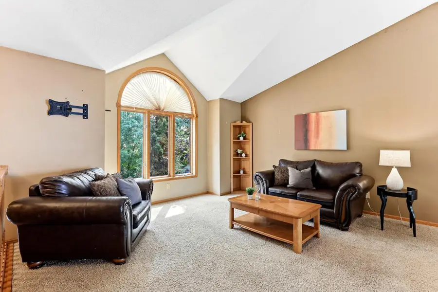 397 Viking Drive E, Saint Paul, MN 55117 - #3
