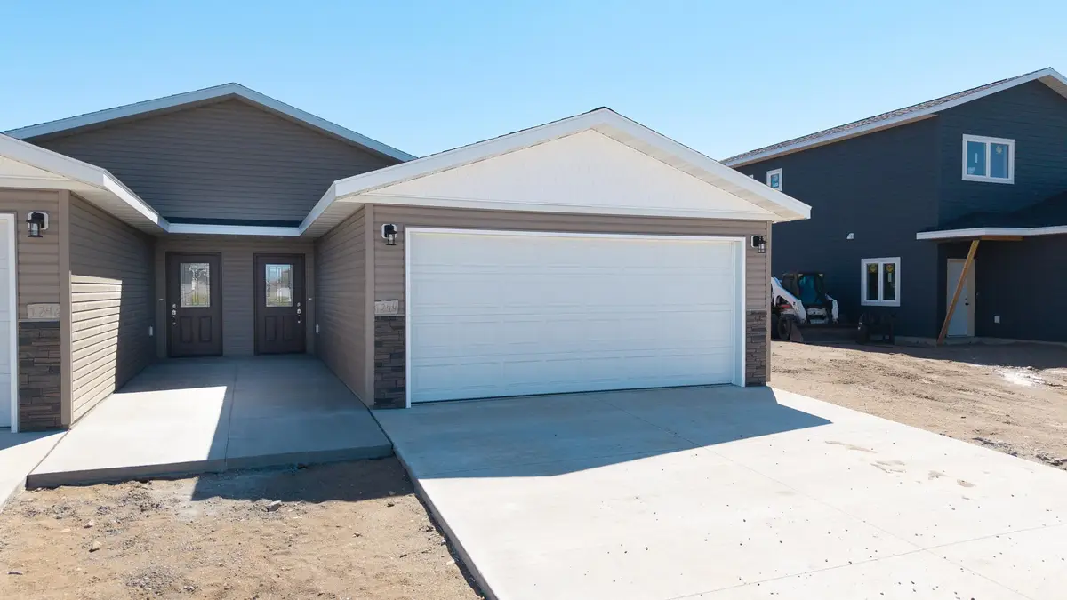 1244 4th Avenue Nw, Valley City, ND 58072 - #1